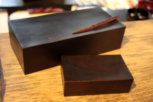 土井 宏友 欅 ブロック皿 ふき漆 5,250円(税込)・3,150円(税込) 土井 宏友 欅 ブロック皿 ふき漆 5,250円(税込)・3,150円(税込)