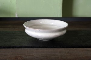 荒賀 文成 粉引馬たらい小皿 1,680円(税込) 荒賀 文成 粉引馬たらい小皿 1,680円(税込)