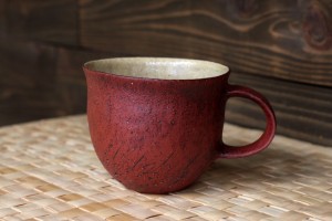 井内 素　赤丸マグカップ　3,990円（税込）