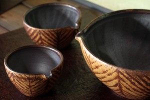 城 進　鉄絵すり鉢　大　10,500円（税込）／小　3,675円（税込）／ミニ　2,625円（税込）