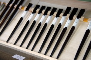 土井 宏友　本紫檀 箸 ふき漆 男膳・女膳　各1,050円（税込）