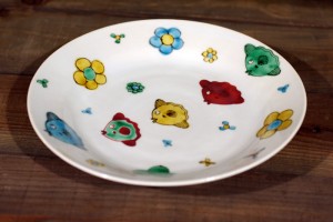 坂場 圭十　色絵マンボウ文7寸皿　8,400円（税込）