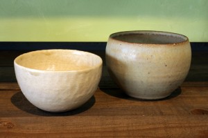 井内 素 白丸ボウル(小) 2,730円(税込)/二川 修 ボウル(白) 2,835円(税込) 井内 素 白丸ボウル(小) 2,730円(税込)/二川 修 ボウル(白) 2,835円(税込)