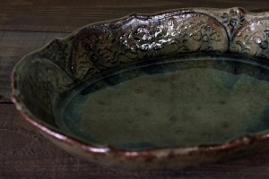 イム・サエム　染付刻文楕円鉢　12,600円（税込）