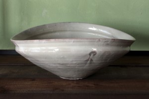 荒賀 文成　ワラ粉引馬たらい大鉢　12,600円（税込）