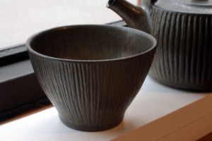 二川 修　しのぎくみだし 茶　2,730円（税込）