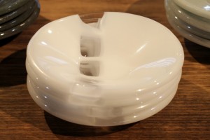 サブロウ　丸鉢（小）白　3,360円（税込）