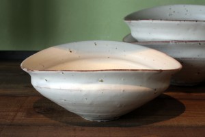 荒賀 文成 白粉引ゴマ手五寸馬たらい鉢 3,150円(税込) 荒賀 文成 白粉引ゴマ手五寸馬たらい鉢 3,150円(税込)